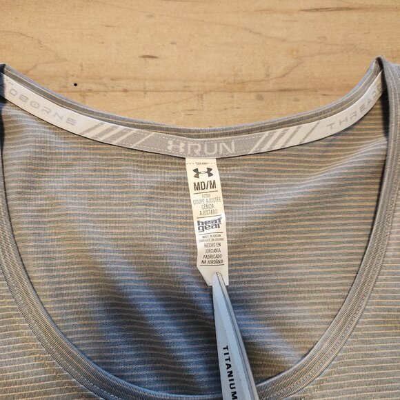 Under Armour UA RUN Threadborne Shirt Heat Gear Gray Striped Womens Medium EUC - Picture 7 of 9